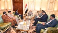 الرئيس يؤكد على تفعيل الجبهات واستكمال معركة التحرير الرئيس يؤكد على تفعيل الجبهات واستكمال معركة التحرير