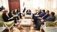 بحضور نائبه.. الرئيس هادي يلتقي مسؤولة أممية لبحث "تجاوزات غريفيث" بحضور نائبه.. الرئيس هادي يلتقي مسؤولة أممية لبحث "تجاوزات غريفيث"