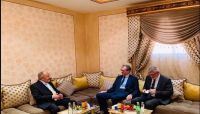 في لقاءه مع السفير الفرنسي.. اليدومي: المرجعيات الثلاث مفتاح السلام في اليمن في لقاءه مع السفير الفرنسي.. اليدومي: المرجعيات الثلاث مفتاح السلام في اليمن