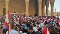اليمنيون يتفاعلون مع احتجاجات لبنان والعراق ويبعثون برسائل لمليشيات الحوثي اليمنيون يتفاعلون مع احتجاجات لبنان والعراق ويبعثون برسائل لمليشيات الحوثي