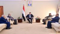 رئيس الوزراء: منع مليشيات الحوثي تدول العملة الجديدة يندرج ضمن سياسات التدمير الممنهج رئيس الوزراء: منع مليشيات الحوثي تدول العملة الجديدة يندرج ضمن سياسات التدمير الممنهج