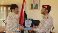 رئاسة الأركان تكرم عدداً من أبطال الجيش بدرع الشجاعة رئاسة الأركان تكرم عدداً من أبطال الجيش بدرع الشجاعة