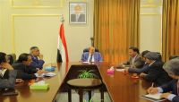رئاسة البرلمان والشورى تؤكدان إسناد الجيش لردع المليشيات الحوثية رئاسة البرلمان والشورى تؤكدان إسناد الجيش لردع المليشيات الحوثية