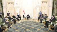 الرئيس للمبعوث الأمريكي: نرحب بجهود السلام التي لاتمس الثوابت والمرجعيات الرئيس للمبعوث الأمريكي: نرحب بجهود السلام التي لاتمس الثوابت والمرجعيات