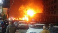 مدينة الحرائق والسوق السوداء.. حريق جديد يلتهم مستودعا لتخزين الوقود المحتكر بصنعاء مدينة الحرائق والسوق السوداء.. حريق جديد يلتهم مستودعا لتخزين الوقود المحتكر بصنعاء