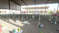 ملتقى أبناء حزم العدين يدشن مشروعه الرمضاني بتوزيع 200 سلة غذائية للنازحين بمارب ملتقى أبناء حزم العدين يدشن مشروعه الرمضاني بتوزيع 200 سلة غذائية للنازحين بمارب