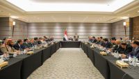 الدكتور العليمي يرأس اجتماعاً لمجلس القيادة والحكومة لمناقشة أولويات المرحلة القادمة الدكتور العليمي يرأس اجتماعاً لمجلس القيادة والحكومة لمناقشة أولويات المرحلة القادمة