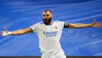 بنزيما أفضل لاعب محترف خارج فرنسا للعام الثالث على التوالي بنزيما أفضل لاعب محترف خارج فرنسا للعام الثالث على التوالي