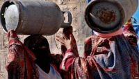 أعيدوا حقنا.. أسرٌ في صنعاء تخوض معركة استعادة 100 أسطوانة غاز منهوبة من الحوثيين أعيدوا حقنا.. أسرٌ في صنعاء تخوض معركة استعادة 100 أسطوانة غاز منهوبة من الحوثيين