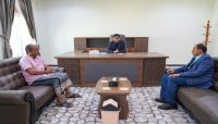 البحسني يحث التجار على مراعاة المواطنين وعدم المغالاة في الأسعار البحسني يحث التجار على مراعاة المواطنين وعدم المغالاة في الأسعار
