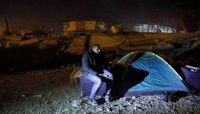 "سأنتظر العمر كله".. صرخة ناج سوري من الزلزال يبحث عن جثامين أبيه واثنين من إخوته "سأنتظر العمر كله".. صرخة ناج سوري من الزلزال يبحث عن جثامين أبيه واثنين من إخوته
