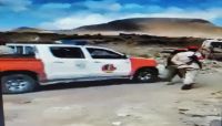 "أصور أرضي" .. مواطن يواجه حملة عسكرية للحوثيين بكاميرا جواله "أصور أرضي" .. مواطن يواجه حملة عسكرية للحوثيين بكاميرا جواله