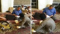 متداول.. طبيب في صنعاء القديمة يساعد أبناء "حارته" بعلاجهم دون مقابل متداول.. طبيب في صنعاء القديمة يساعد أبناء "حارته" بعلاجهم دون مقابل