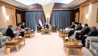 العليمي مخاطبا المبعوث الأممي: ملتزمون بالسلام الشامل والعادل القائم على المرجعيات العليمي مخاطبا المبعوث الأممي: ملتزمون بالسلام الشامل والعادل القائم على المرجعيات