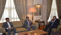 بن مبارك يناقش مع نظيره المصري الاجراءات الأخيرة بشأن اقامة اليمنيين في القاهرة بن مبارك يناقش مع نظيره المصري الاجراءات الأخيرة بشأن اقامة اليمنيين في القاهرة