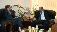 محافظ صنعاء السابق يطالب "البي بي سي"بإتاحة الفرصة له للحديث عن دور السفيرة البريطانية في الترويج للحوثيين محافظ صنعاء السابق يطالب "البي بي سي"بإتاحة الفرصة له للحديث عن دور السفيرة البريطانية في الترويج للحوثيين