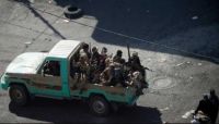 لمشاركتهم في تظاهرة احتجاجية.. الحوثيون يختطفون أربعة من موظفي مكتب النقل بالحديدة