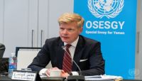 المبعوث الأممي يطالب الحوثيين مجددا بالإفراج الفوري عن موظفي الأمم المتحدة المبعوث الأممي يطالب الحوثيين مجددا بالإفراج الفوري عن موظفي الأمم المتحدة
