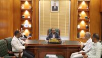 محافظ حضرموت يناقش مع رئيس مركز الإعلام الاقتصادي التعاون المشترك في المجال التنموي محافظ حضرموت يناقش مع رئيس مركز الإعلام الاقتصادي التعاون المشترك في المجال التنموي