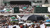 بينهم 21 ألف حاج يمني.. حجاج بيت الله يتوجهون إلى منى لقضاء يوم التروية